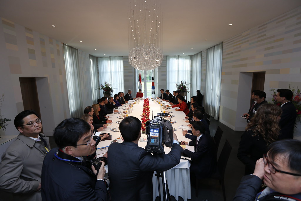 Putin, Xi Strengthen Ties at Shanghai Cooperation Summit