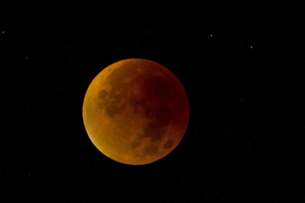 Blood Moon Dazzles Skies Across Mexico and Three Continents