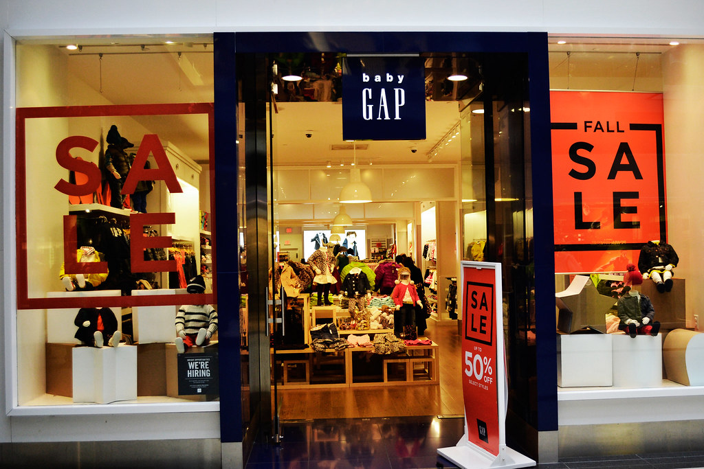 Image: bargainmoose, BY 2.0 (via Openverse). Bogotá Mall Shop Tied to Colombian Drug Kingpin's Fortune