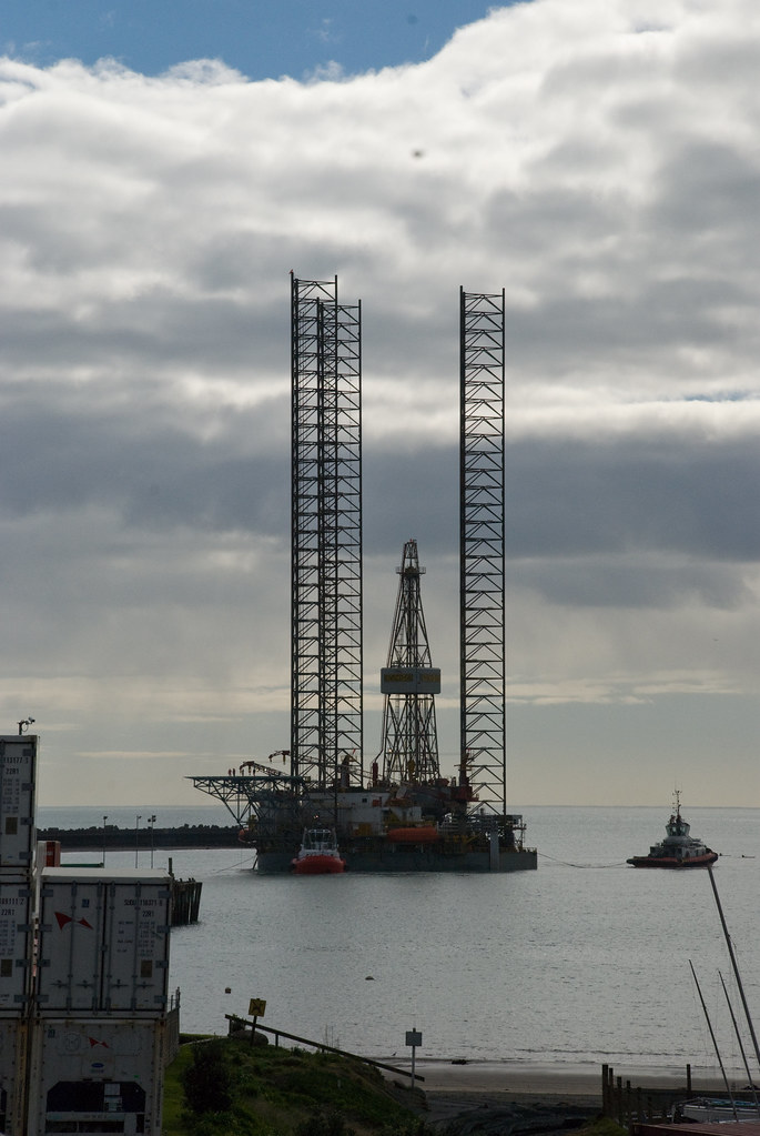 Wright Pushes Trump's Fossil Fuel Dominance Plan Amid Headwinds