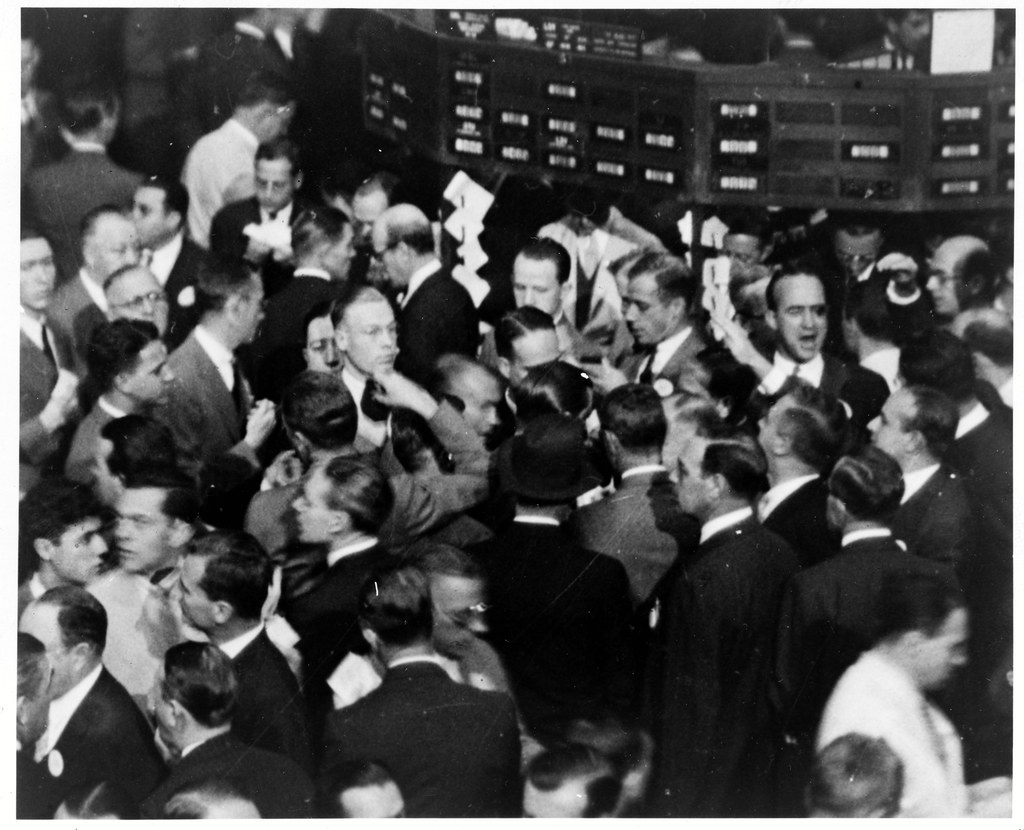 Fed Raises Rate for First Time Since 2023, Rattles Wall Street