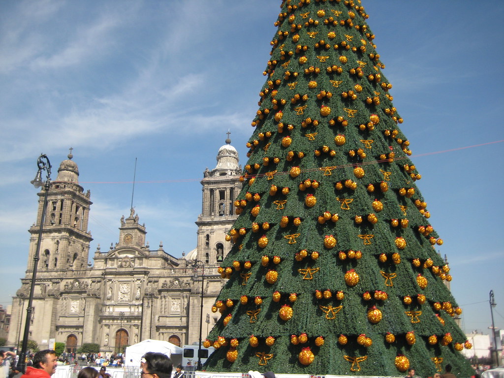 Sheinbaum Denies Welfare Programs Are Driving Up Mexico's Debt