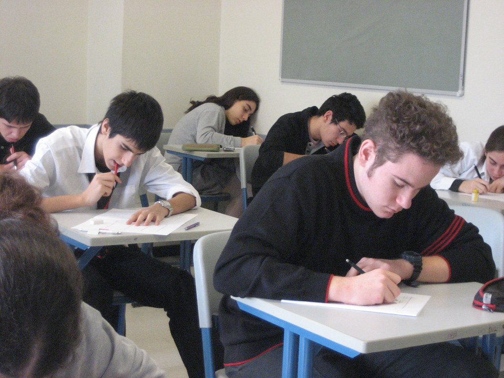Colombia Lags Behind in Global PISA 2025 Rankings