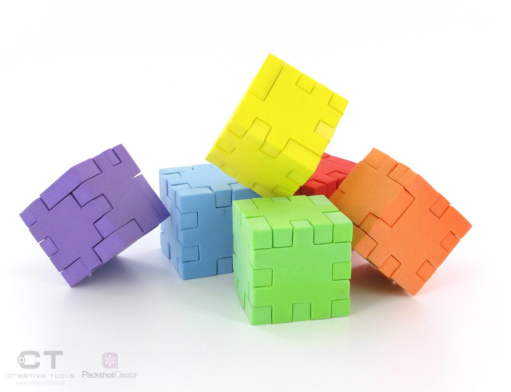 6-Year-Old Sets Rubik's Cube World Record in China