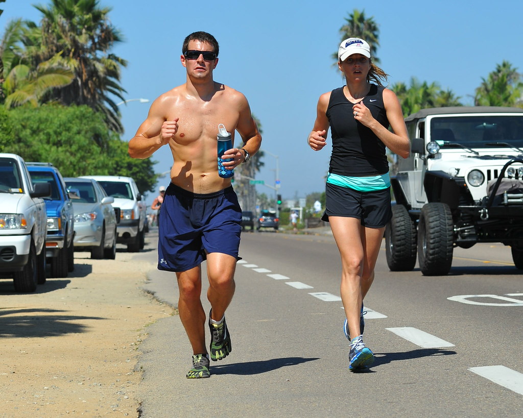 Image: Chris Hunkeler, BY-SA 2.0 (via Openverse). Barefoot Race by Indian Mom Highlights Education Struggles